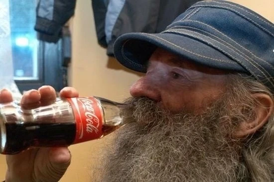 УЧЁНЫЕ РАЗРЕШИЛИ ПИТЬ ДИЕТИЧЕСКУЮ КОЛУ ВМЕСТО ВОДЫ 🥤
