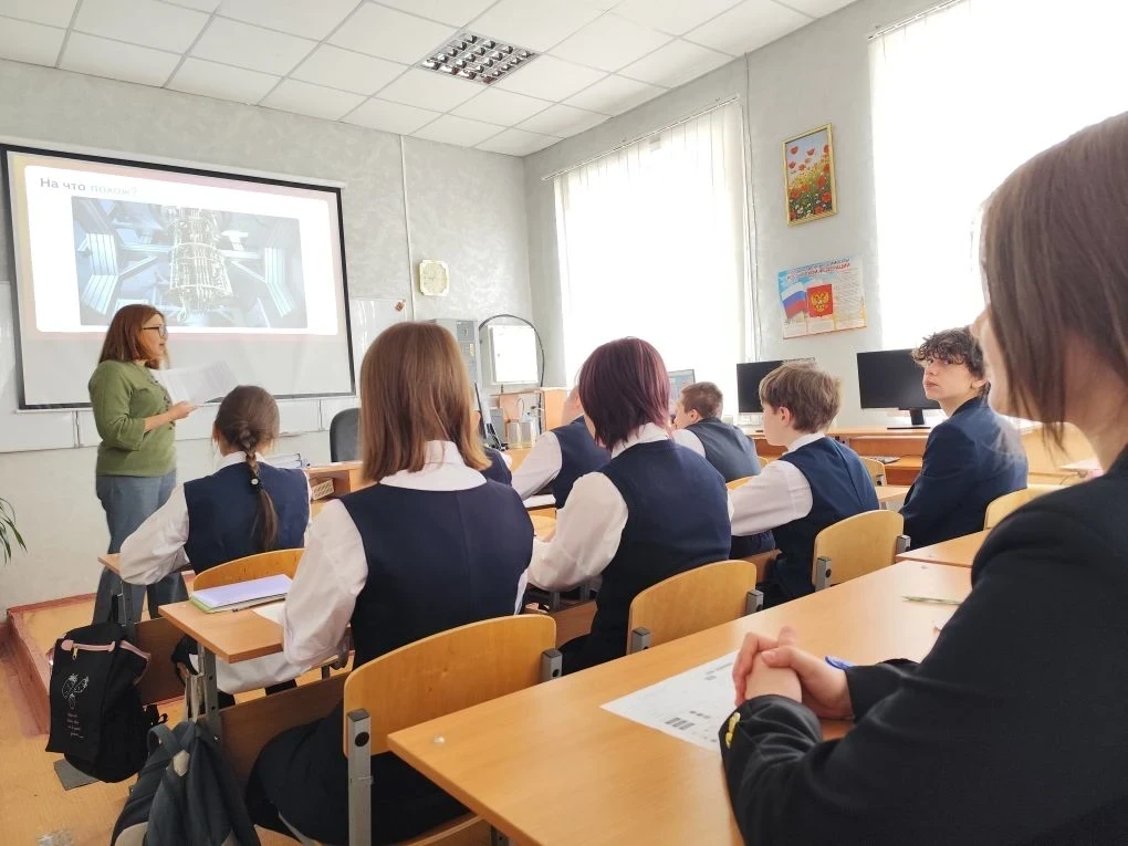 🔔В ГБОУ "СШ № 22 Г.О. МАКЕЕВКА" состоялся урок в рамках федерального проекта "Урок цифры".  💥Корпора