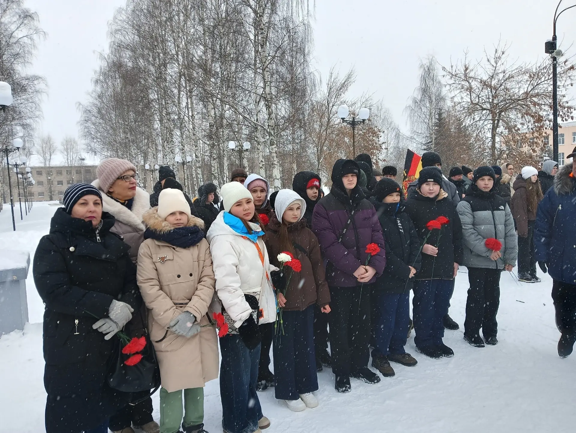 23 февраля,  обучающиеся нашей школы приняли участие в муниципальном мероприятии – возл...