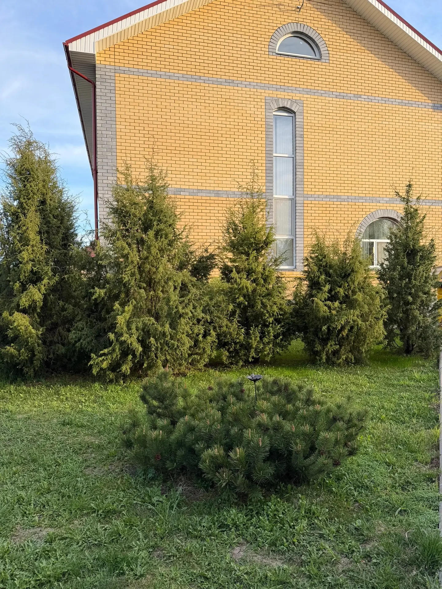 Прогноз погоды оправдался. Сегодня целый день дождь и холод ☔️  Поэтому мы уехали в город. Сегодня м