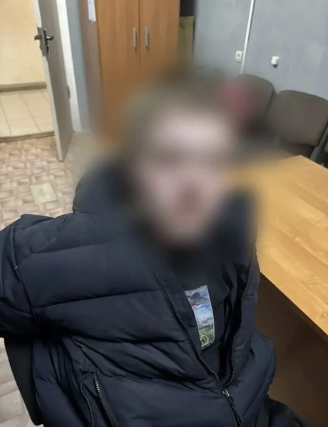 В Сыктывкаре полицейские задержали молодого человека 2001 года рождения с крупной парти...