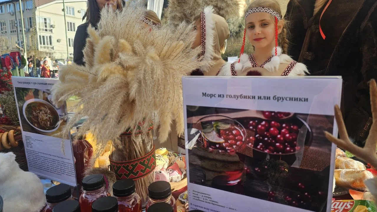 Дорогие наши ученики, родители, коллеги и друзья школы №82 👋! Нам нужно ваше тепло и мудрость ❤️  В 