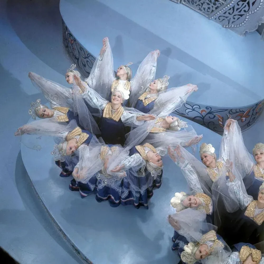 Танец «Утушки» в исполнении Красноярского ансамбля танца Сибири, 1974 год.