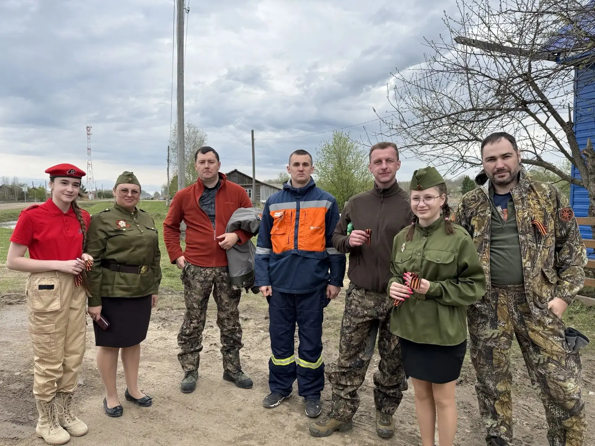Символ мужества и памяти: в школе и в селе прошла акция «Георгиевская ленточка»