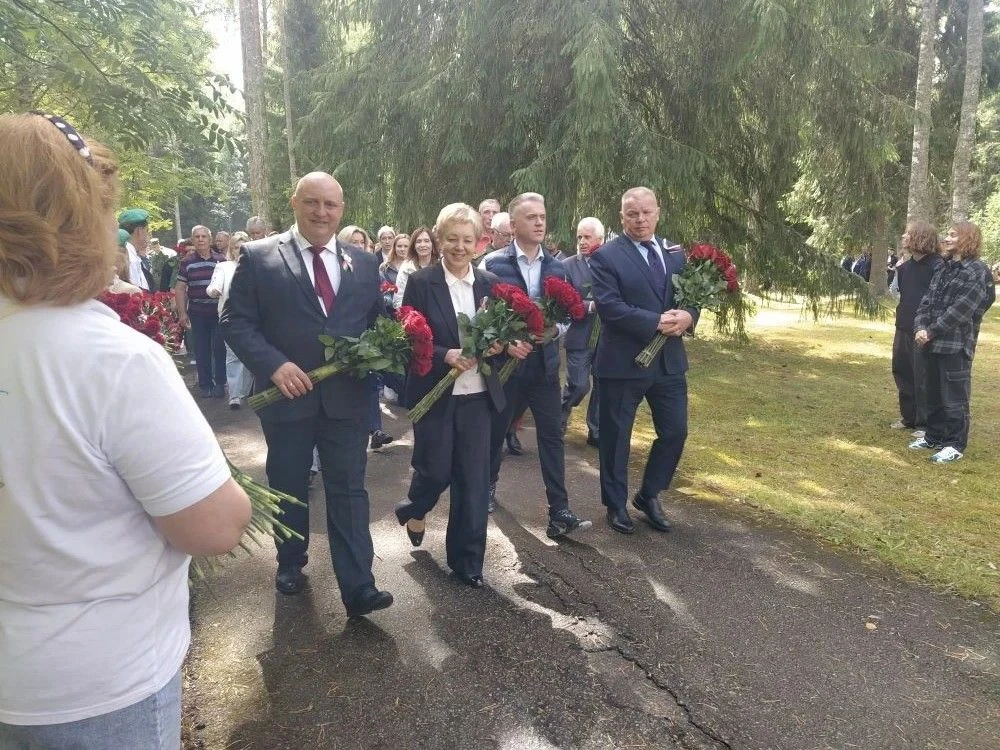 🕯 Курган Дружбы: 67 лет общей памяти на стыке границ

✨5 июля наши ученики вновь стали частью велик
