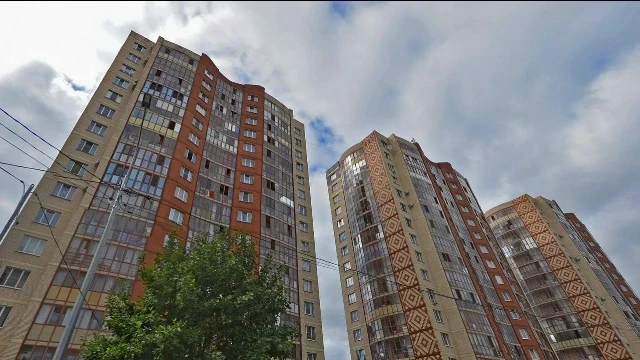 «Дом рассыпается из-за влажности»: жители новостройки в Мурино — о плесени и протечках 😥