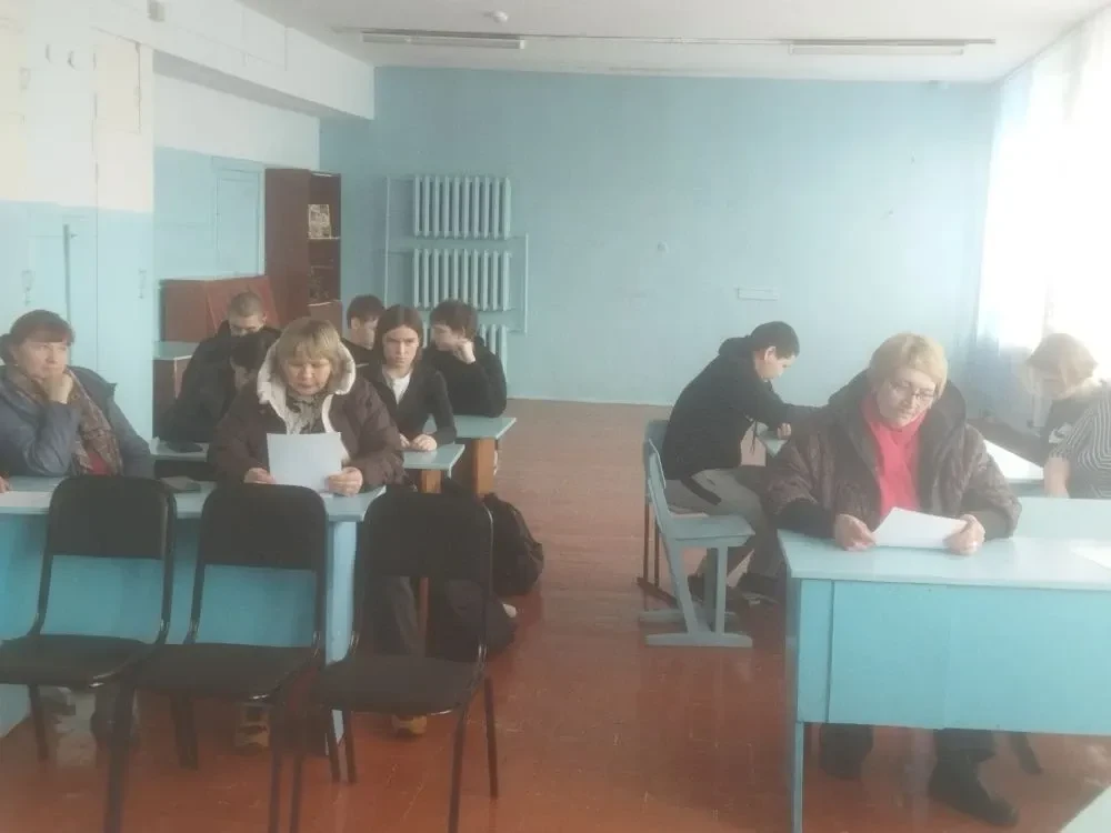 МОБУ «Никольская сош» приняла участие в акции «Сдаем ГИА вместе с родителями»