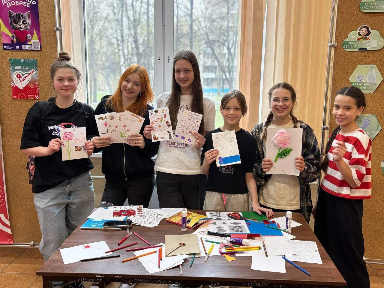 ✉️«Открытки ко Дню Победы» ️⭐  📝Всей школой, от первоклашек до выпускников, мы готовили открытки и п