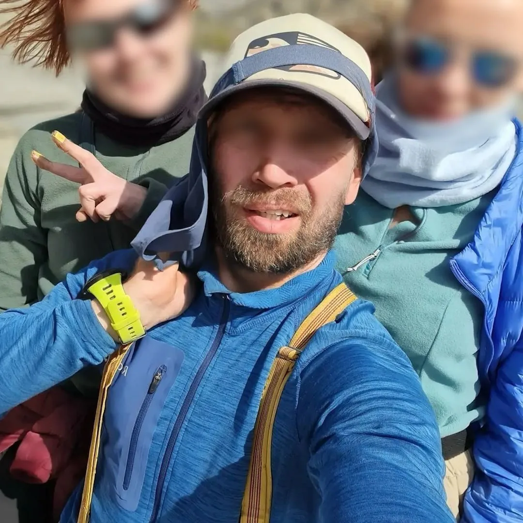 ⚡️Гид-сектант заставлял туристов есть тухлую еду и «общаться с водой» перед восхождение...