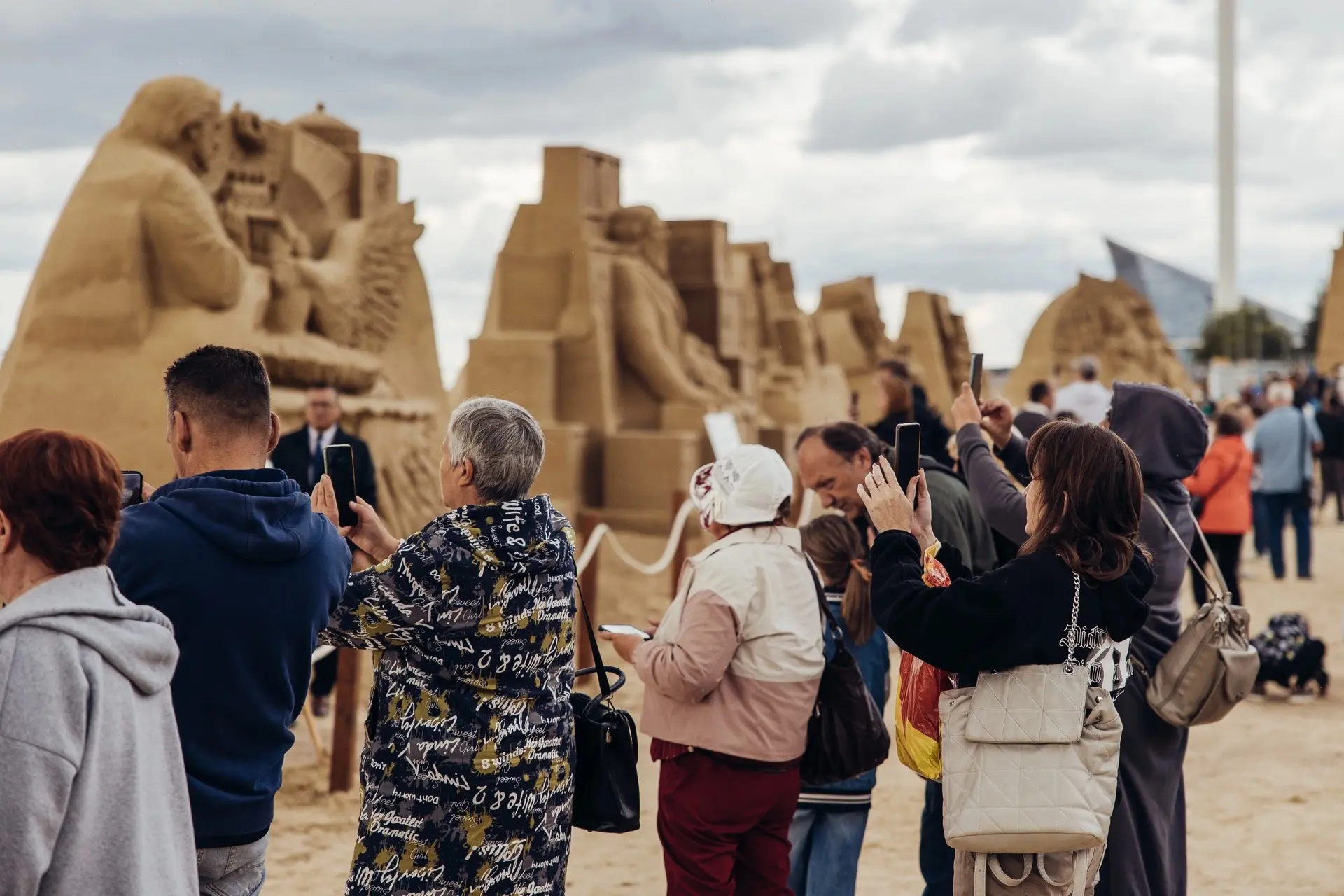 🏜️«Город песчаных скульптур» откроется в Парке 300-летия уже в эти выходные!