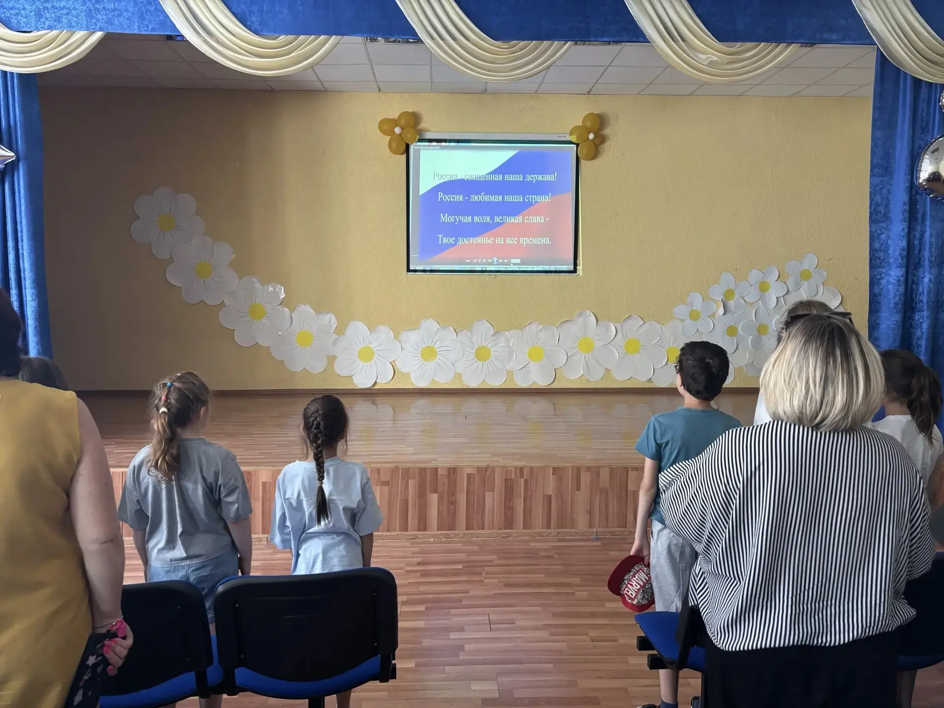 12 июня- в нашей стране ежегодно отмечается  государственный праздник – День России. Еще в далеком 1