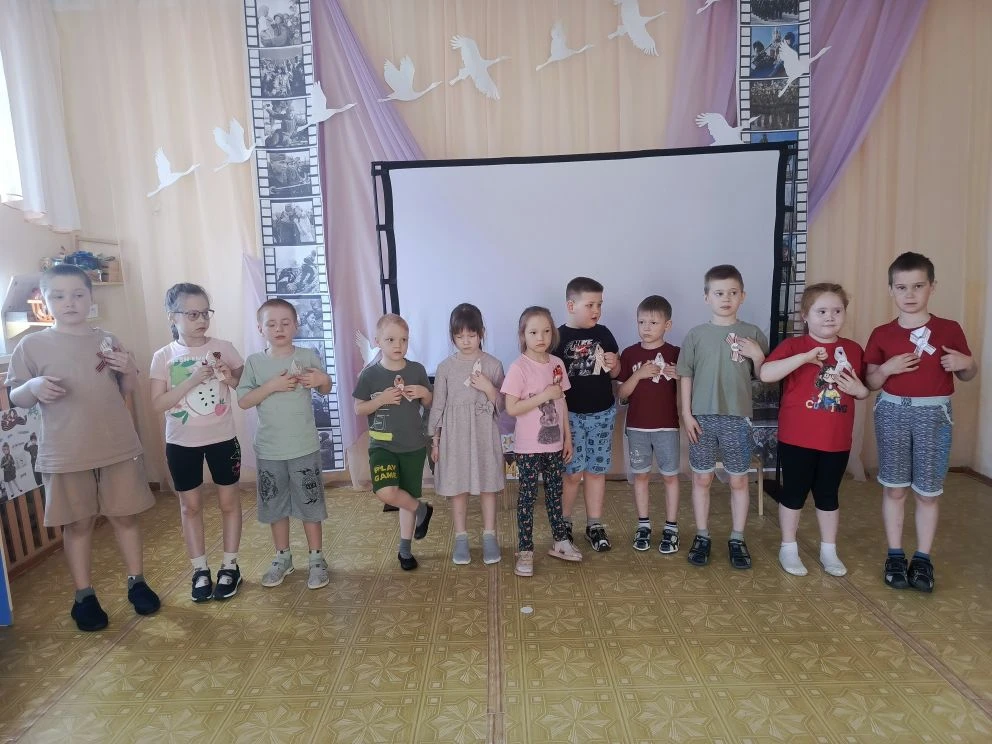 Сегодня в группе  «Фиксики» кипела очень важная работа. Ребята изготовили символ Дня По...