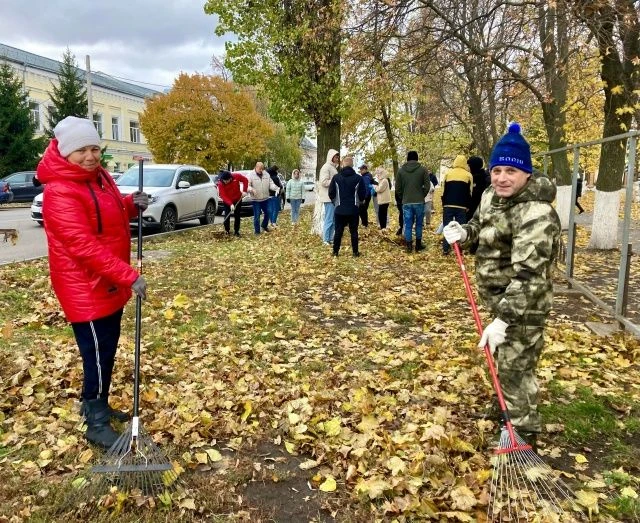 С 1 октября в Борисоглебском городском округа стартовал осенний месячник по благоустрой...