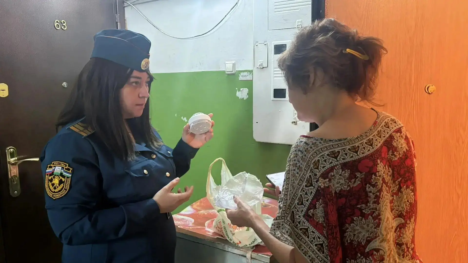 Работники Управления пожарной охраны города ведут системную профилактическую работу, уд...