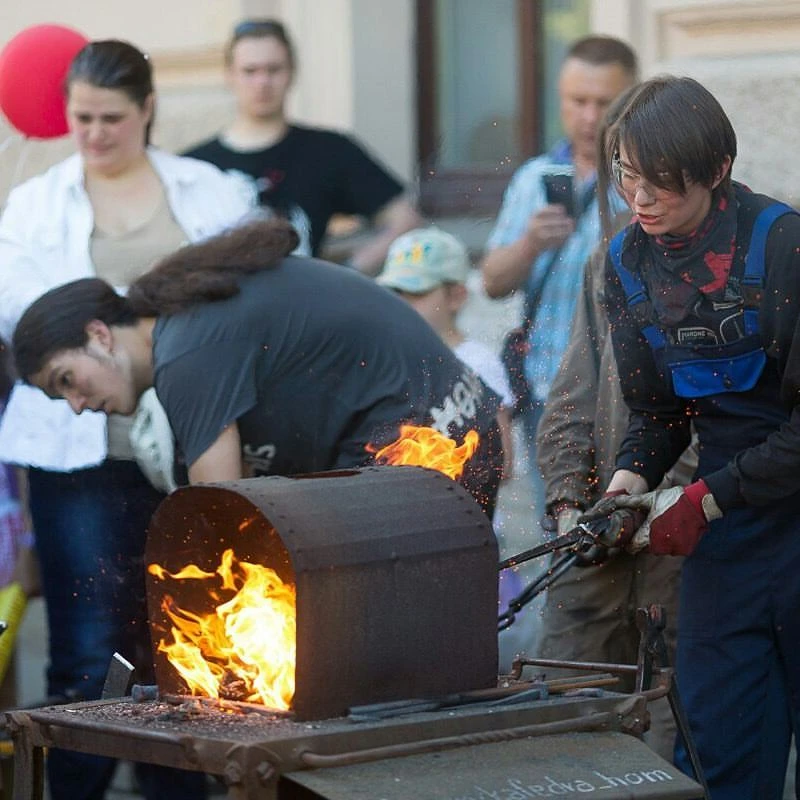 ​​🔨 Идем знакомиться с ремеслами в Соляном переулке   Соляной переулок и внутренние дворы Академии Ш