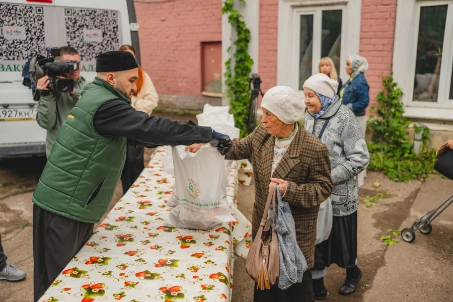 👉 БФ “Закят” ДУМ РТ начал раздачу мяса курбана 🐑🐑 малоимущим и многодетным семьям.