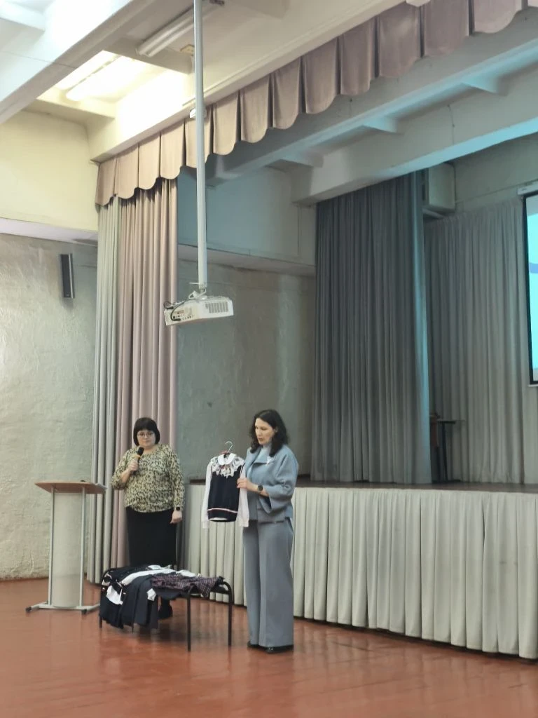 🎒 В школе прошло собрание для будущих первоклассников  Вчера в нашей школе состоялось важное и тёпло