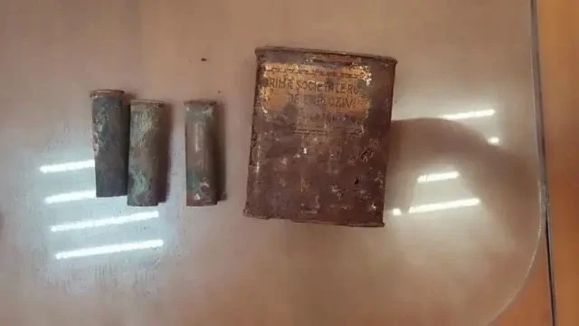 👉Житель Атяшевского района во время разбора сарая обнаружил два гладкоствольных охотничьих ружья

�