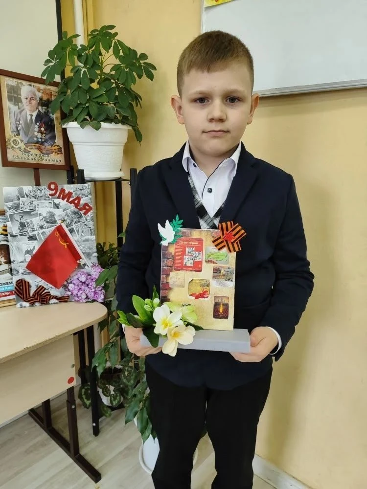 Конкурсы ко Дню Победы. Номинация: "Рисуем Победу". Участники: учащиеся школы. #ДеньПобеды#Плбеда81#