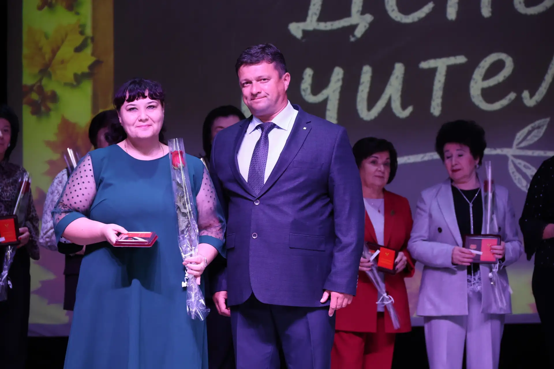 Праздник в честь Дня учителя в Алексине прошел в атмосфере искренней благодарности. В К...