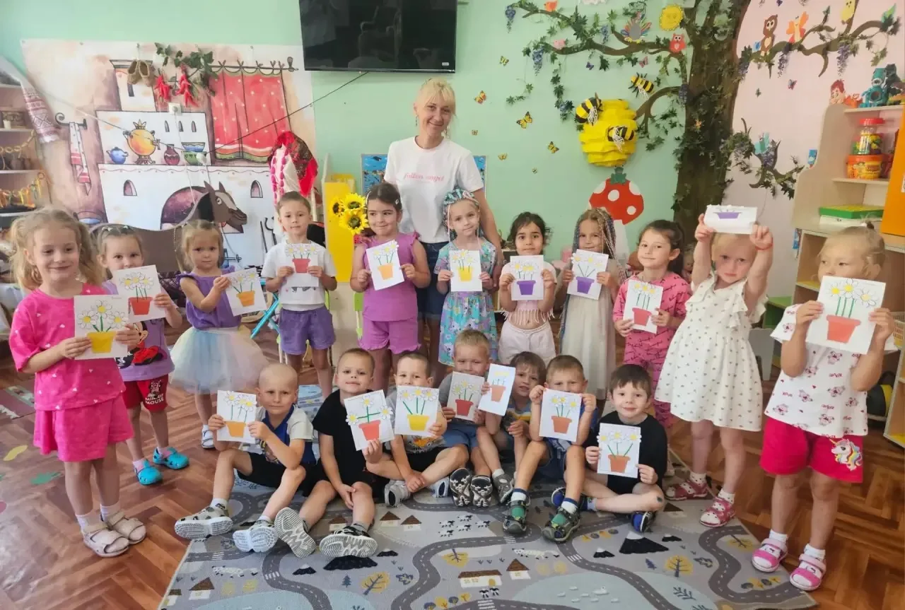 Сегодня в нашем детском саду особенный день — День семьи! 🌸 Мы говорили с ребятами о т...