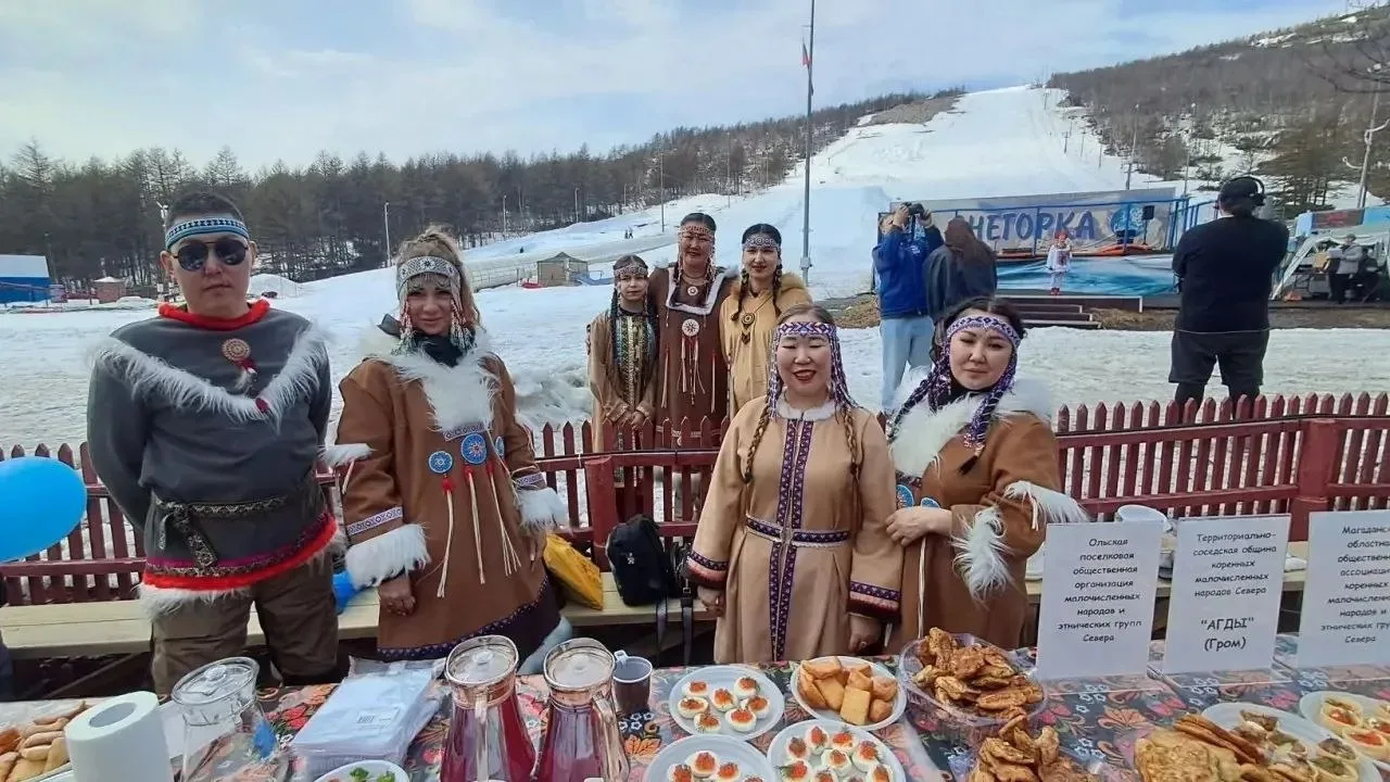 На Колыме впервые прошел этнофестиваль «Русский самовар»  Самовар − не просто предмет обихода. Это с