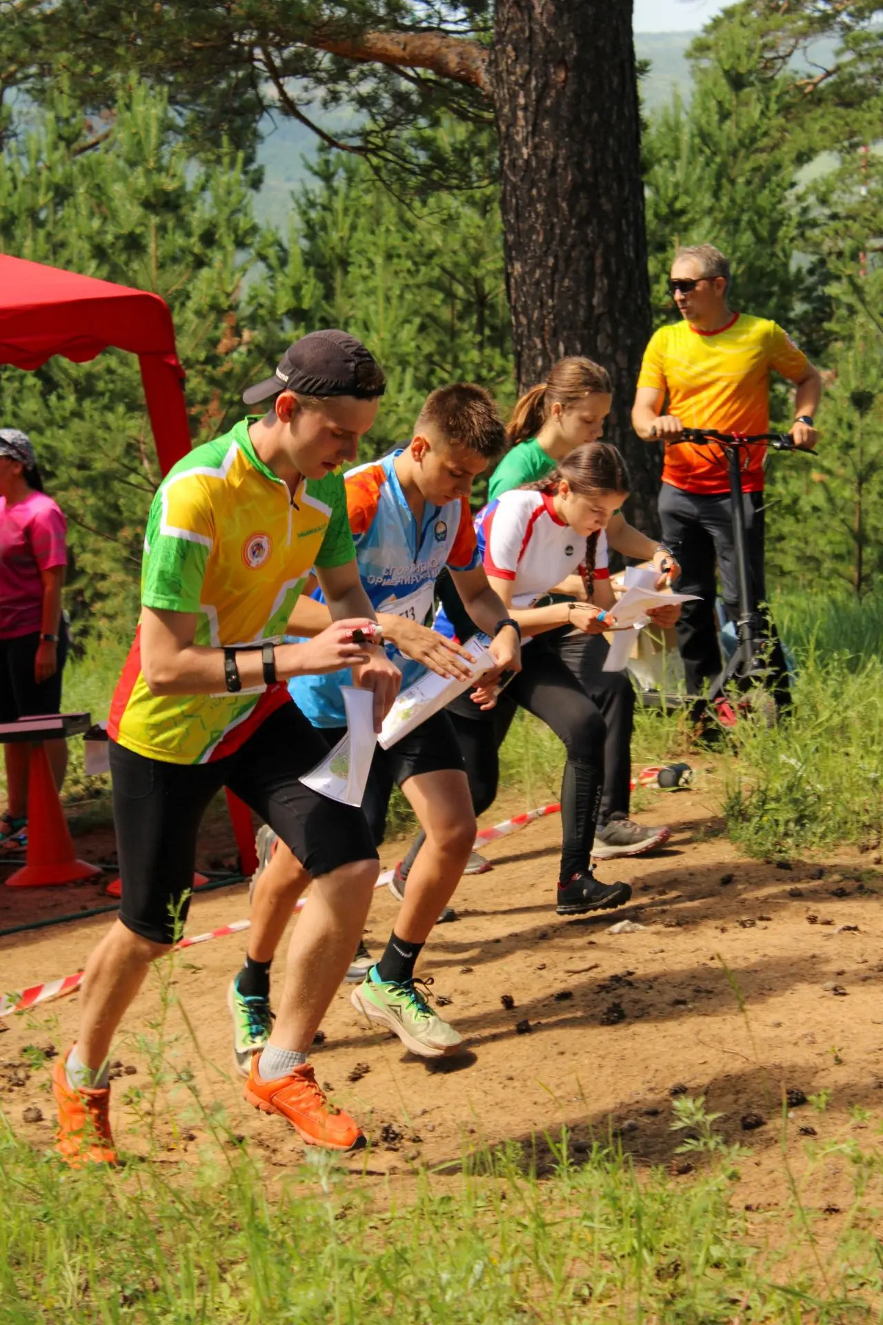 Золото, серебро и бронза: победы наших спортивных ориентировщиков  на Чемпионате и Первенстве ДФО  �
