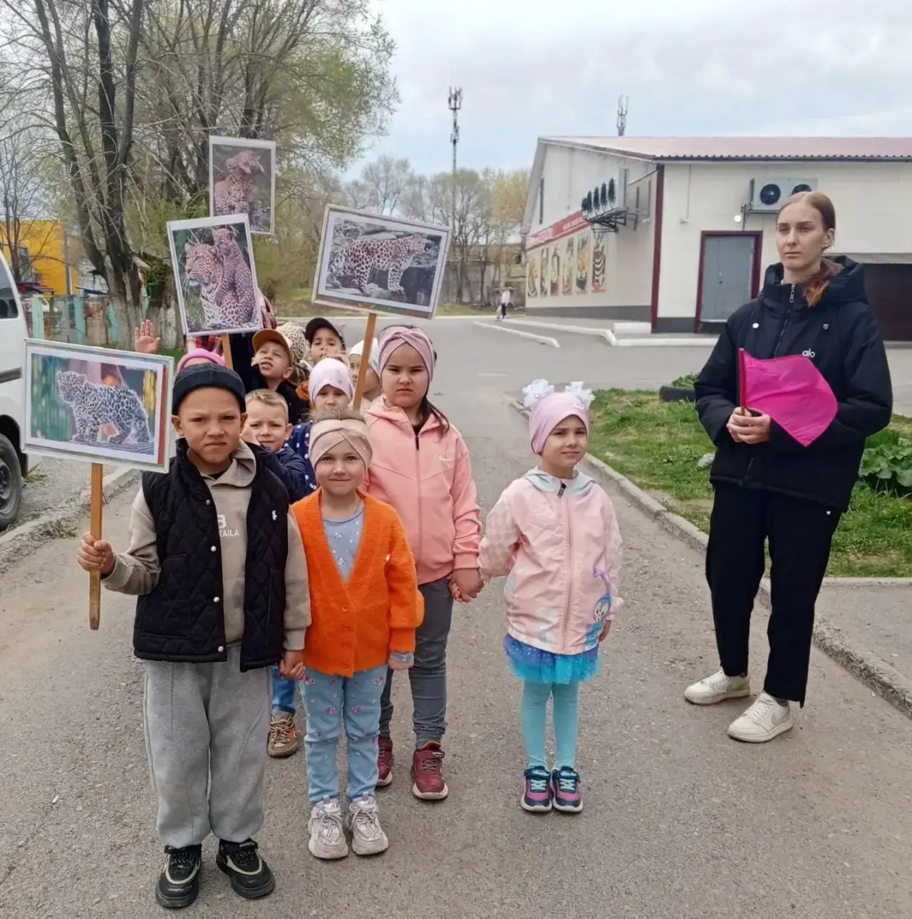 🍀В старшей группе прошла тематическая акция и занятие, посвящённые проблеме сохранения дальневосточн