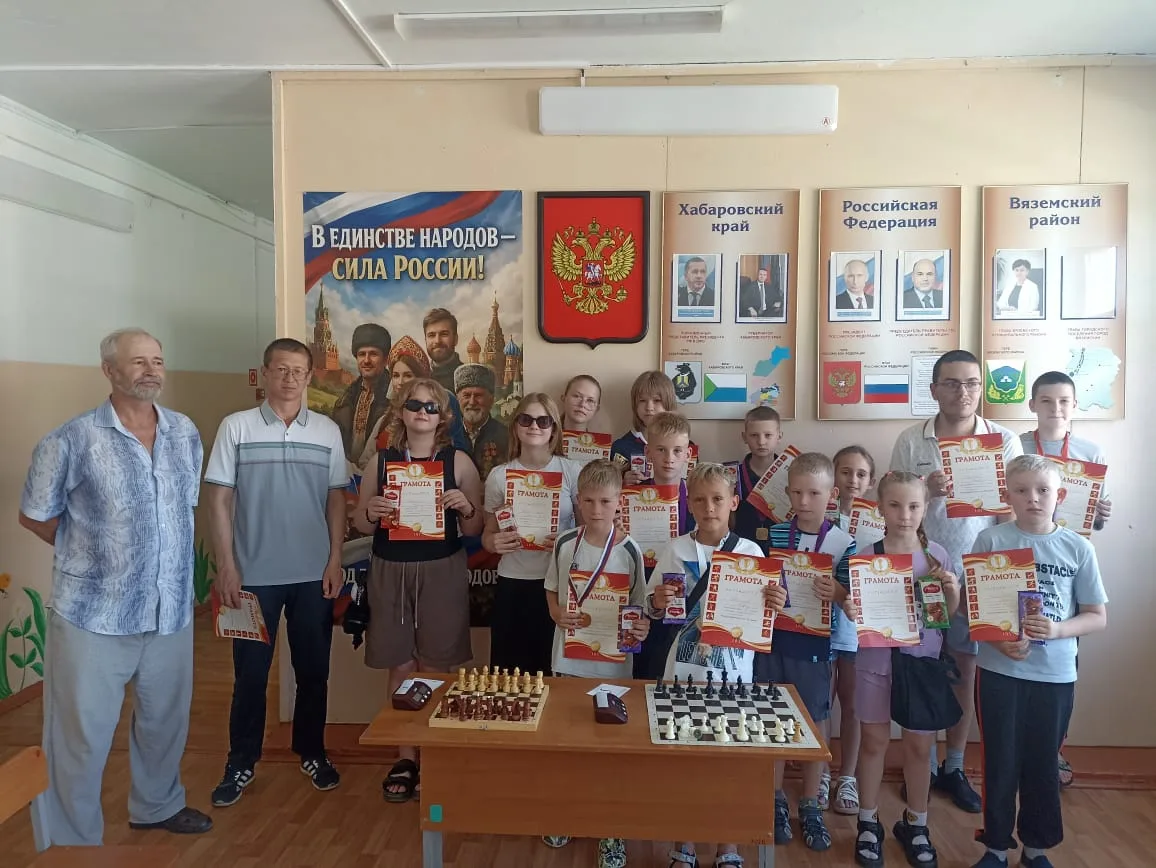 Сегодня в школе прошёл шахматный турнир, посвящённый Международному дню шахмат