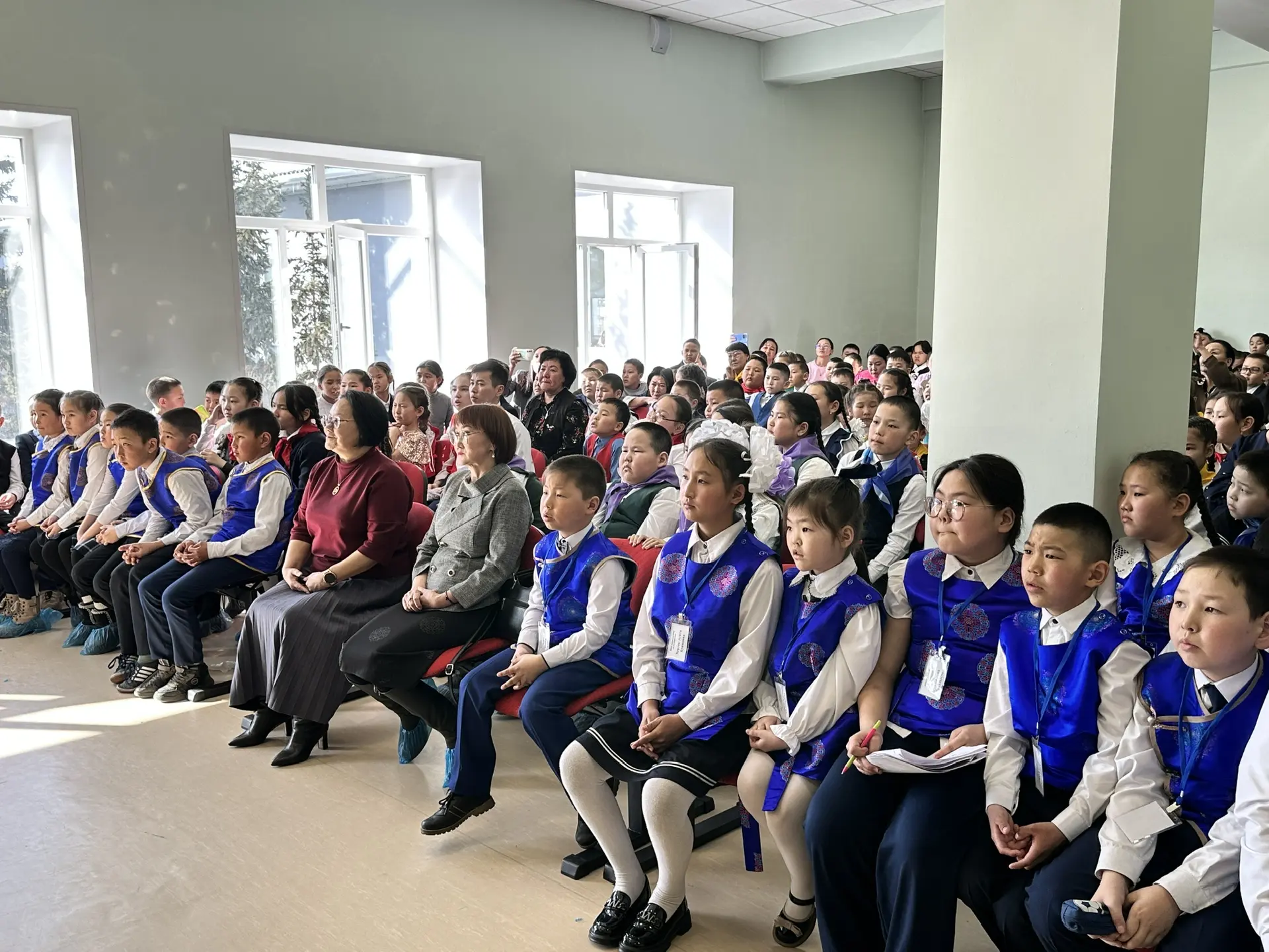 🎓 Год единства народов России: в Шагонаре открылась олимпиада для младшеклассников