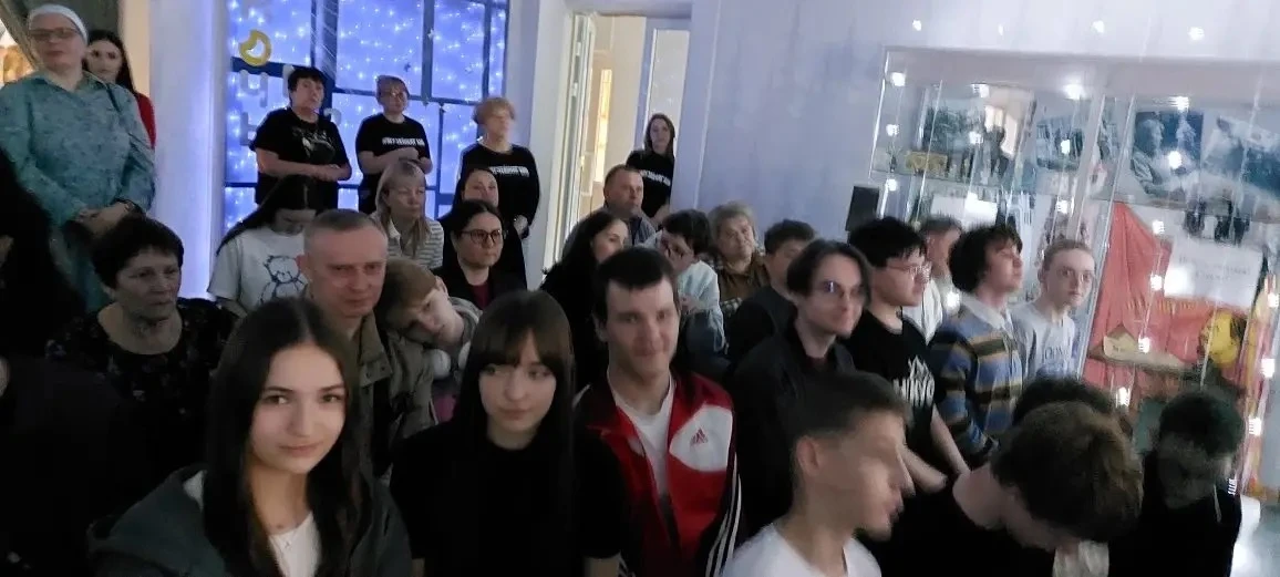 #ГордостьШколы  16 мая ученики 10А и 10Б классов вместе с учителем русского языка и литературы Писка