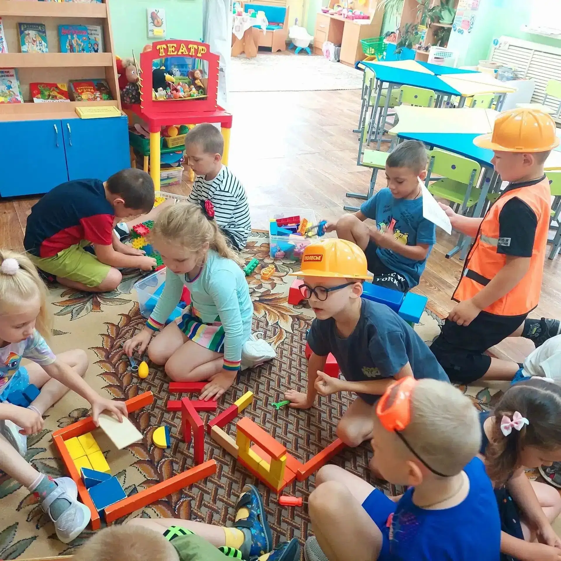 МЫ - СТРОИТЕЛИ! 🏗️👷‍♂️
В рамках "Недели профессий" мы решили не просто узнать о том, кто строит на