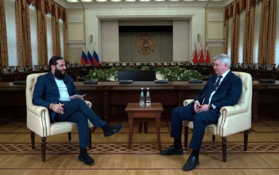Интервьюер губернатора банкротится через ЗАГС