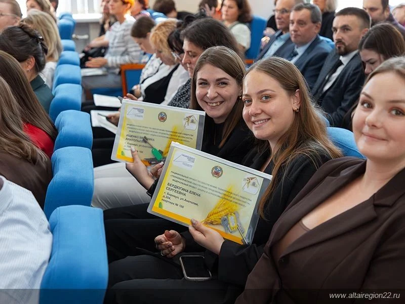 «Кадры в агропромышленном комплексе»: 32 преподавателя и сотрудника Алтайского государс...