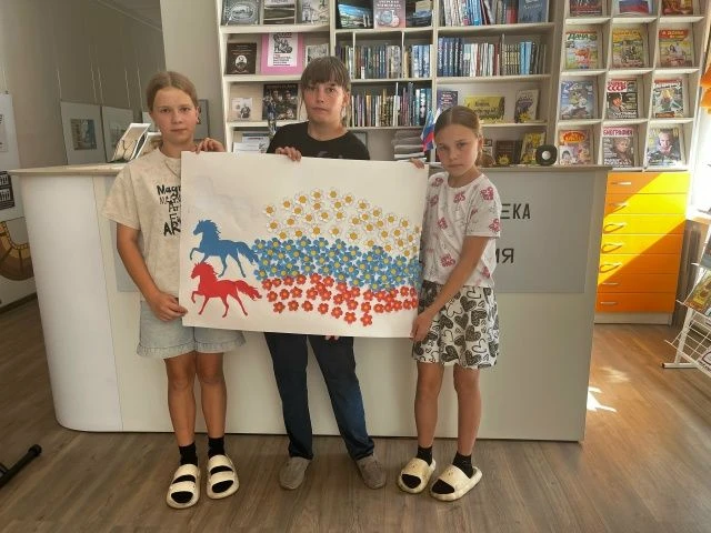 В библиотеке с. Марково было по‑особенному тепло и дружно. Сегодняшний день был посвяще...