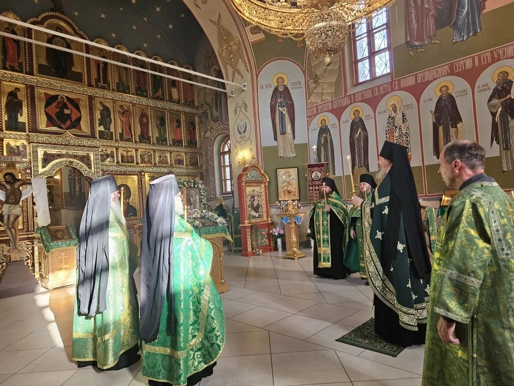 Братья и сестры! Делимся с вами фотографиями со всенощного бдения в канун нашего престольного праздн