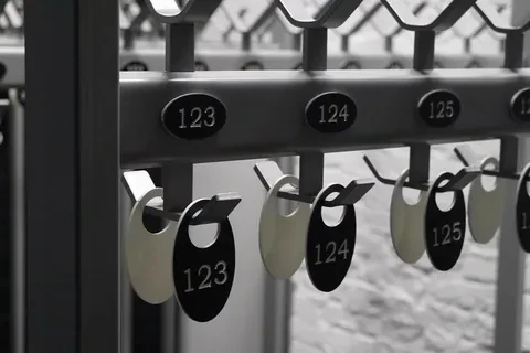 🔑 Потеряли номерок в гардеробе ресторана: имеет ли право заведение выписывать вам штра...