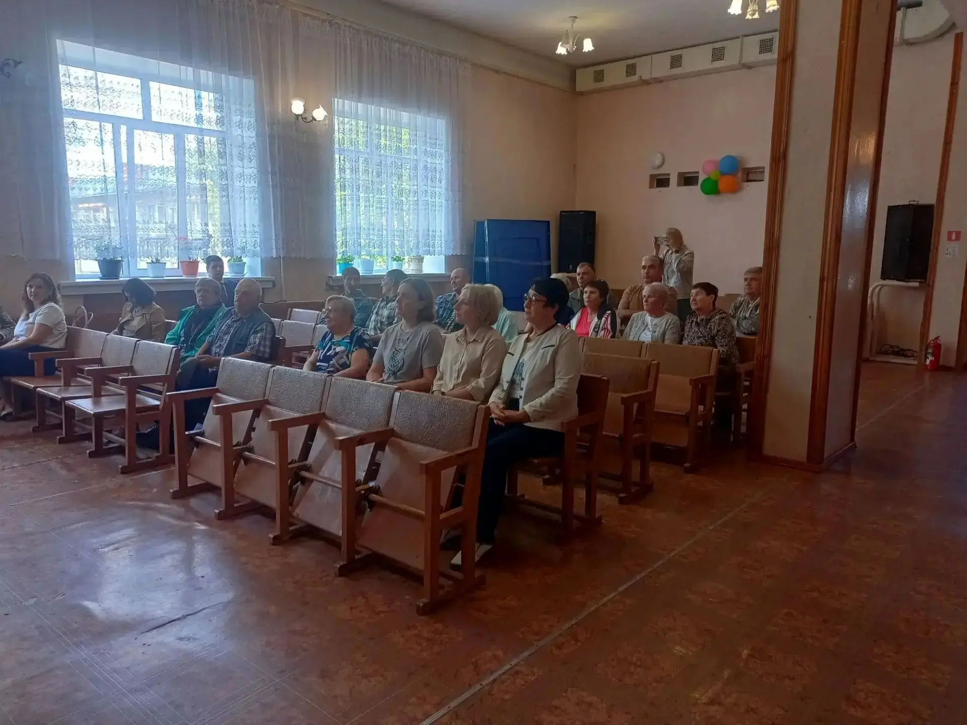 Глава Мошковского района Евгений Бузмаков встретился с жителями р.п. Станционно-Ояшинск...