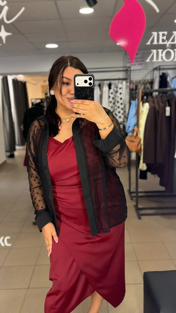 Платье комбинация 2990 ₽.
Рубашка нарядная 2490 ₽.