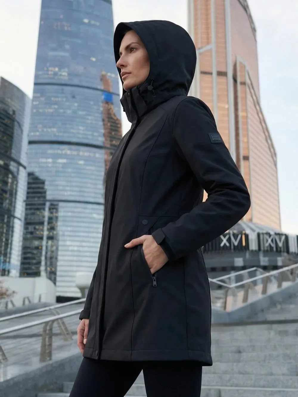 🛍️ Парка женская софтшелл виндстоппер удлинённая с капюшоном черного цвета 9614_1Ch