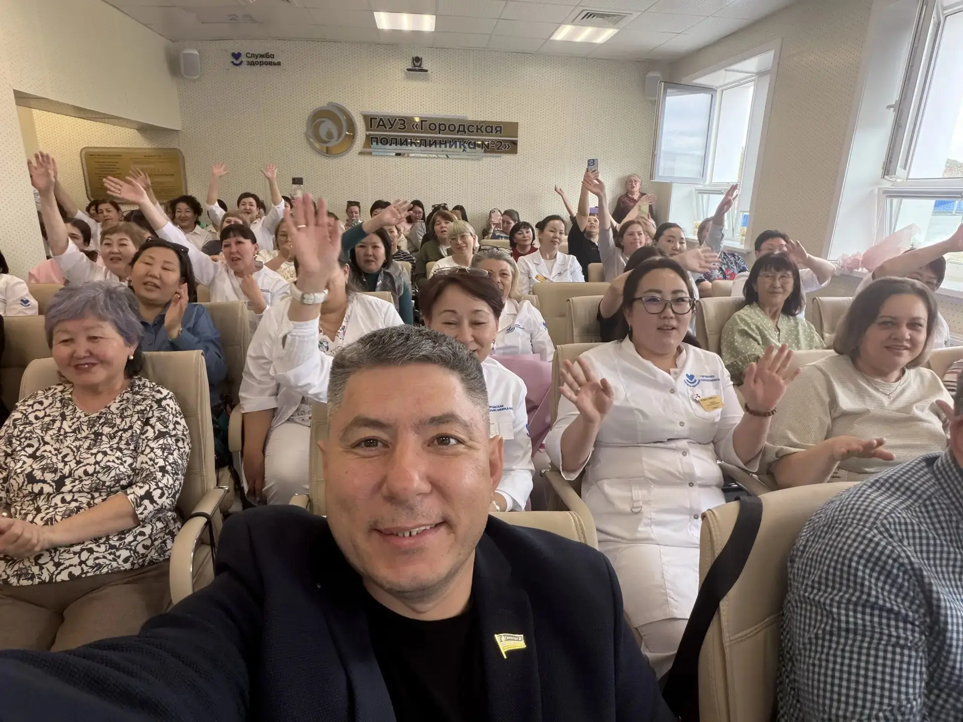 👩‍⚕️ Вчера поздравил медицинских сестёр городской поликлиники №2 с профессиональным пр...