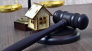 Суд защитил право живущего в аварийном доме инвалида на получение новой квартиры