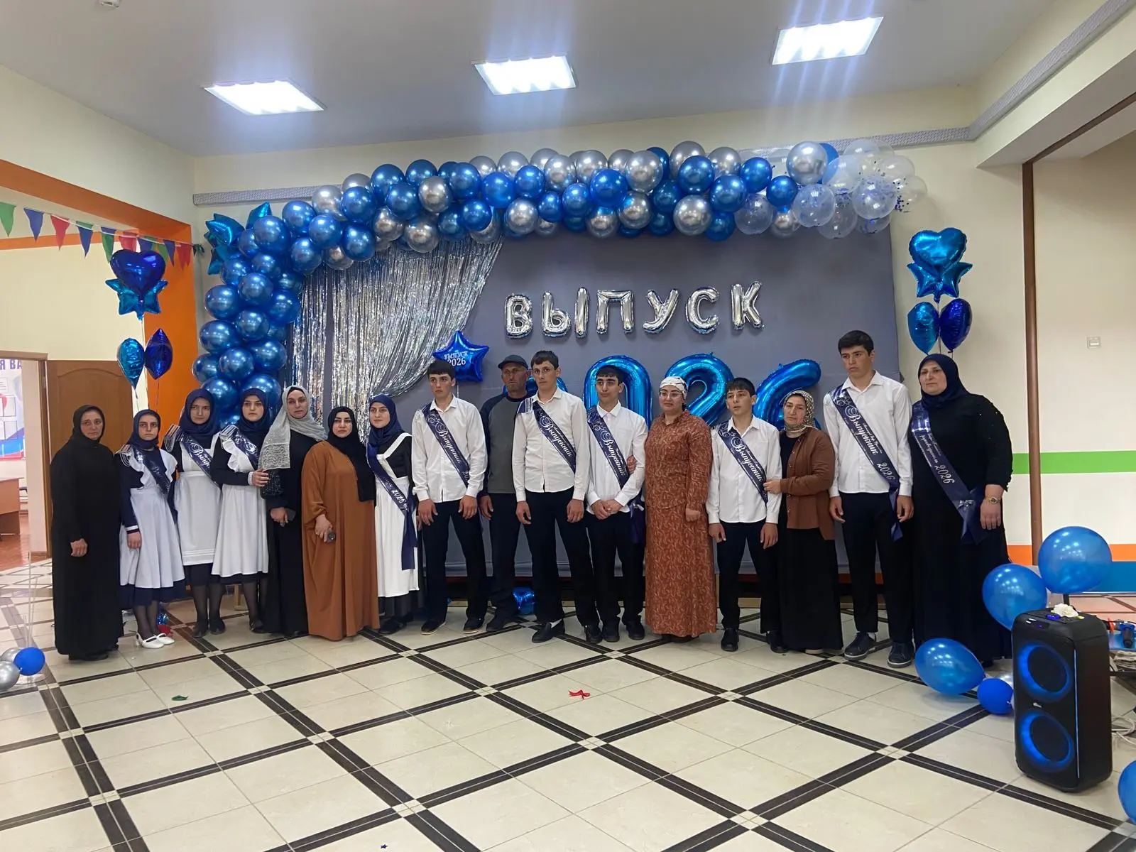 🎞️ Когда уйдём со школьного двора...