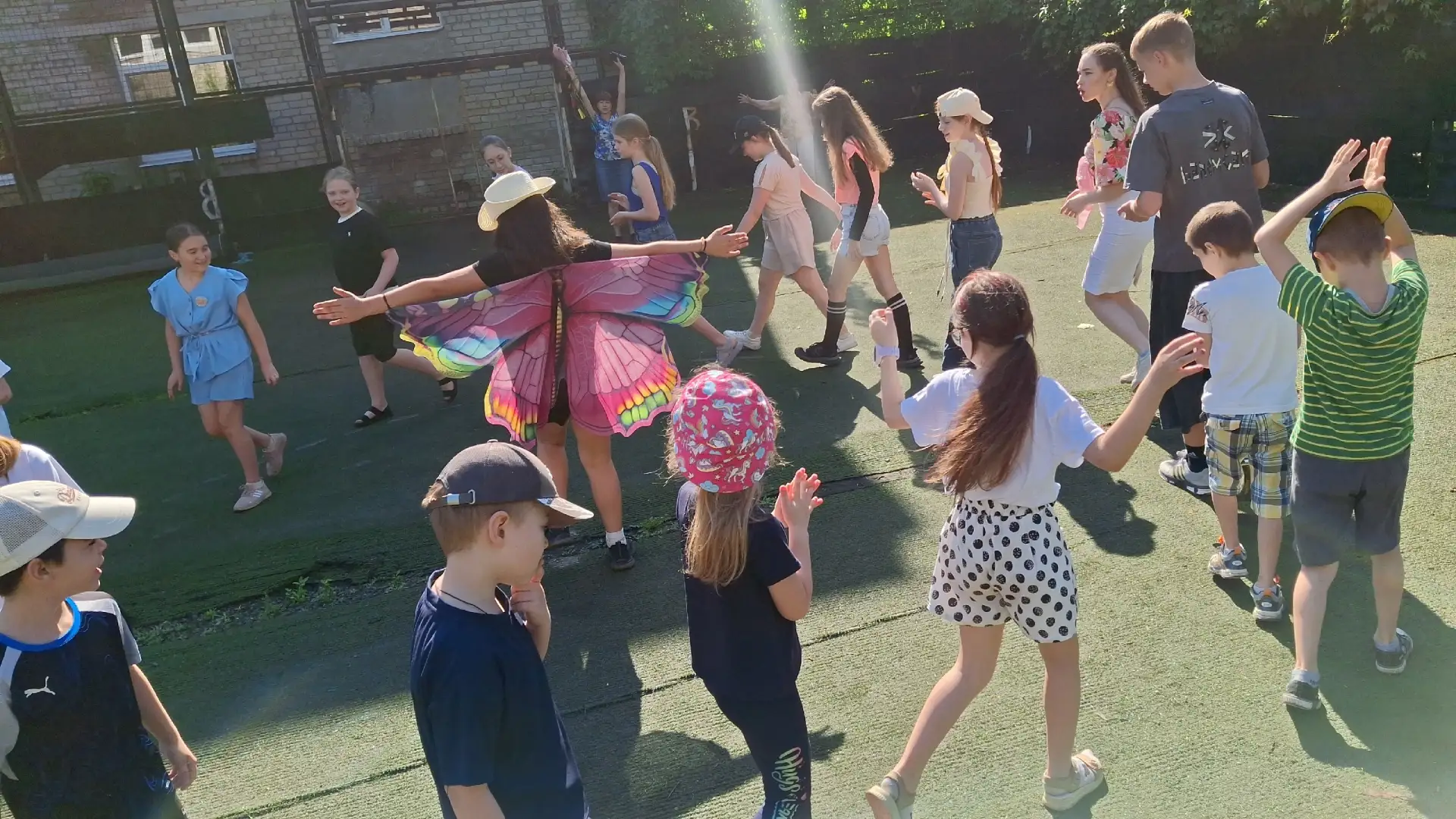 🦋 ДЕНЬ БАБОЧКИ: Лето на крыльях в нашем лагере! 🦋

Сегодняшний день в лагере был по-особенному ярк