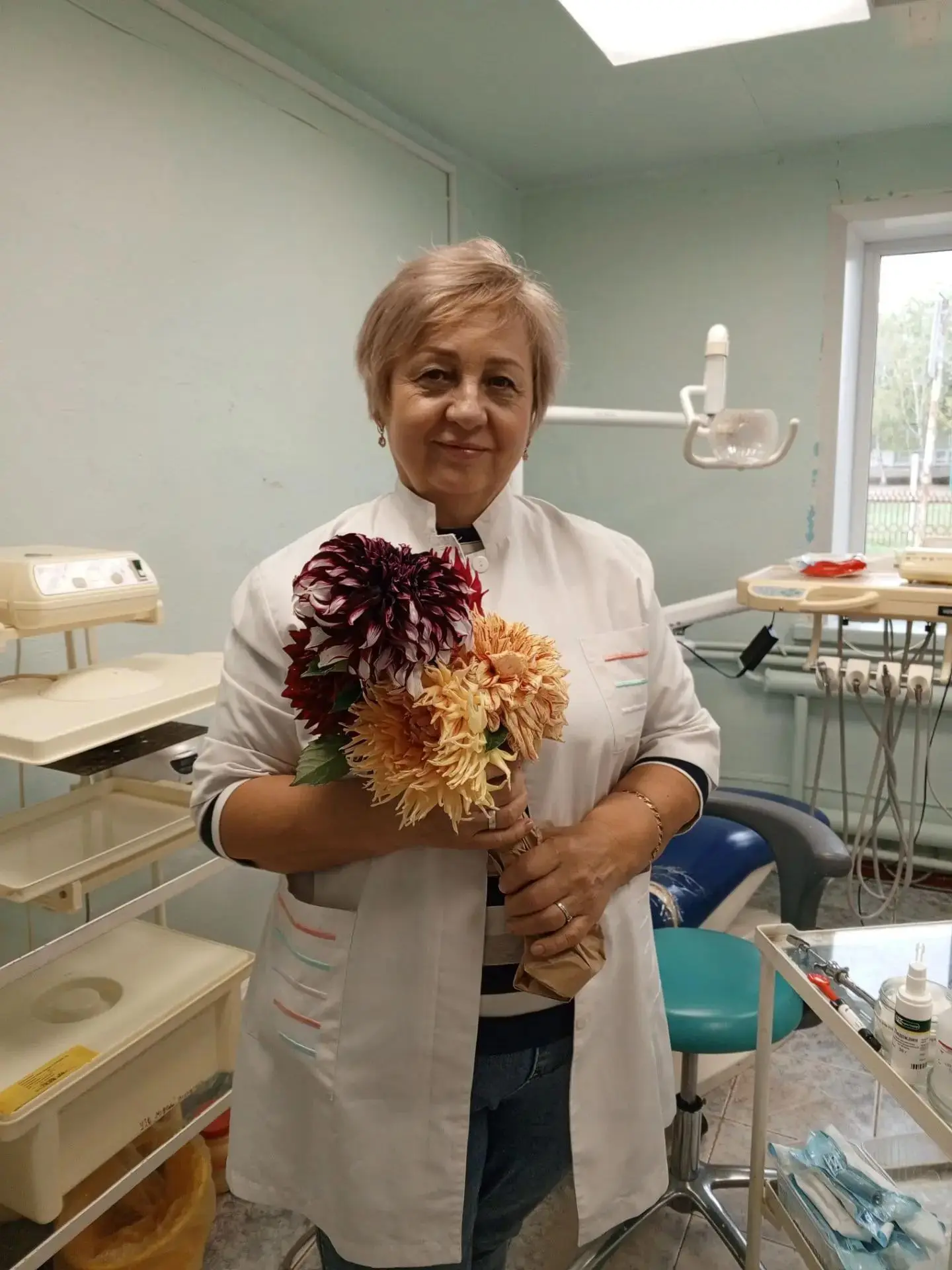 Сегодня свой день рождения празднует Галина Владимировна Савочко . Врач стоматолог высш...
