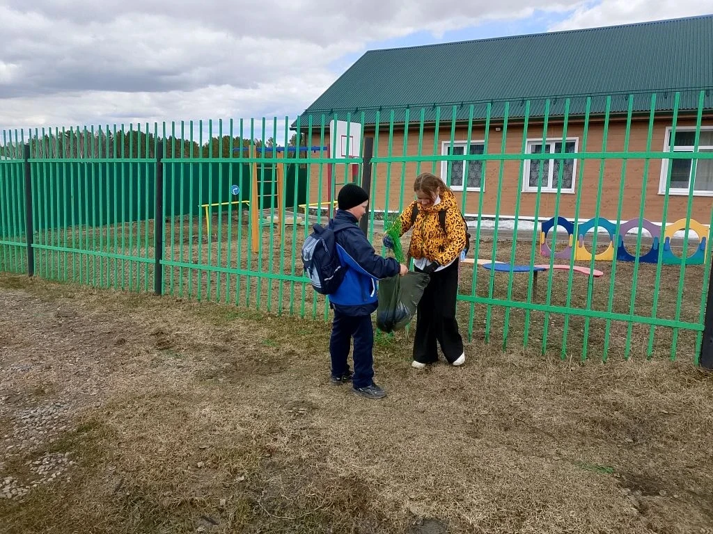 📌Волонтёрский отряд «Добрые сердца» организовал экологическую акцию под названием «Чис...
