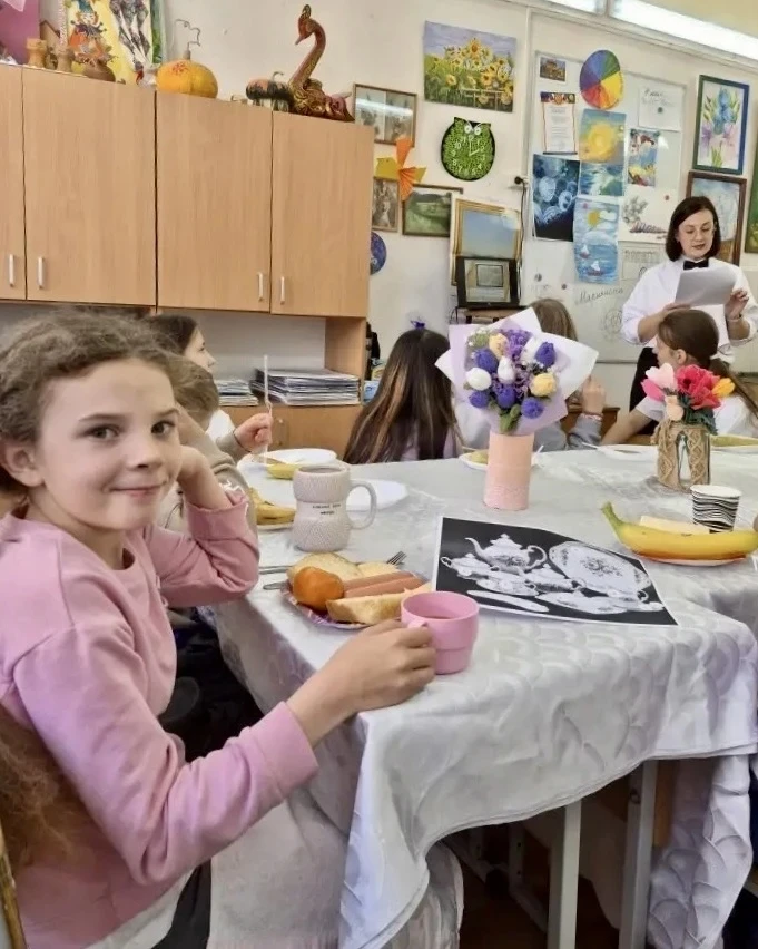 🍽 В Центре детского творчества прошло необычное занятие по столовому этикету  В творческих объединен