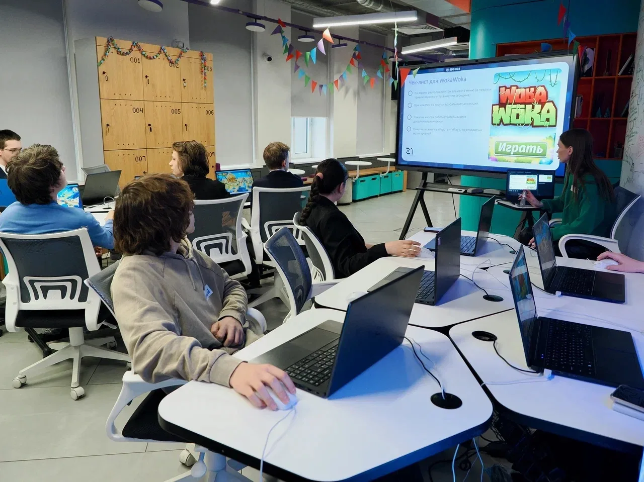 ОХОТНИКИ ЗА БАГАМИ 🧑‍💻На этой неделе ученики 8-го и 9-го классов, участники городского проекта  «ИТ-