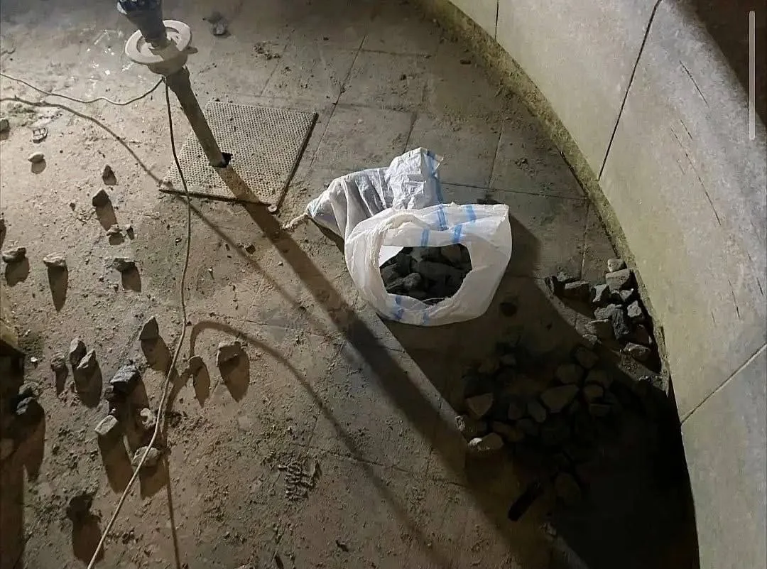 ⛲В Гвардейске вандалы нанесли ущерб главному городскому фонтану.   "Невоспитанные люди" закидали чаш