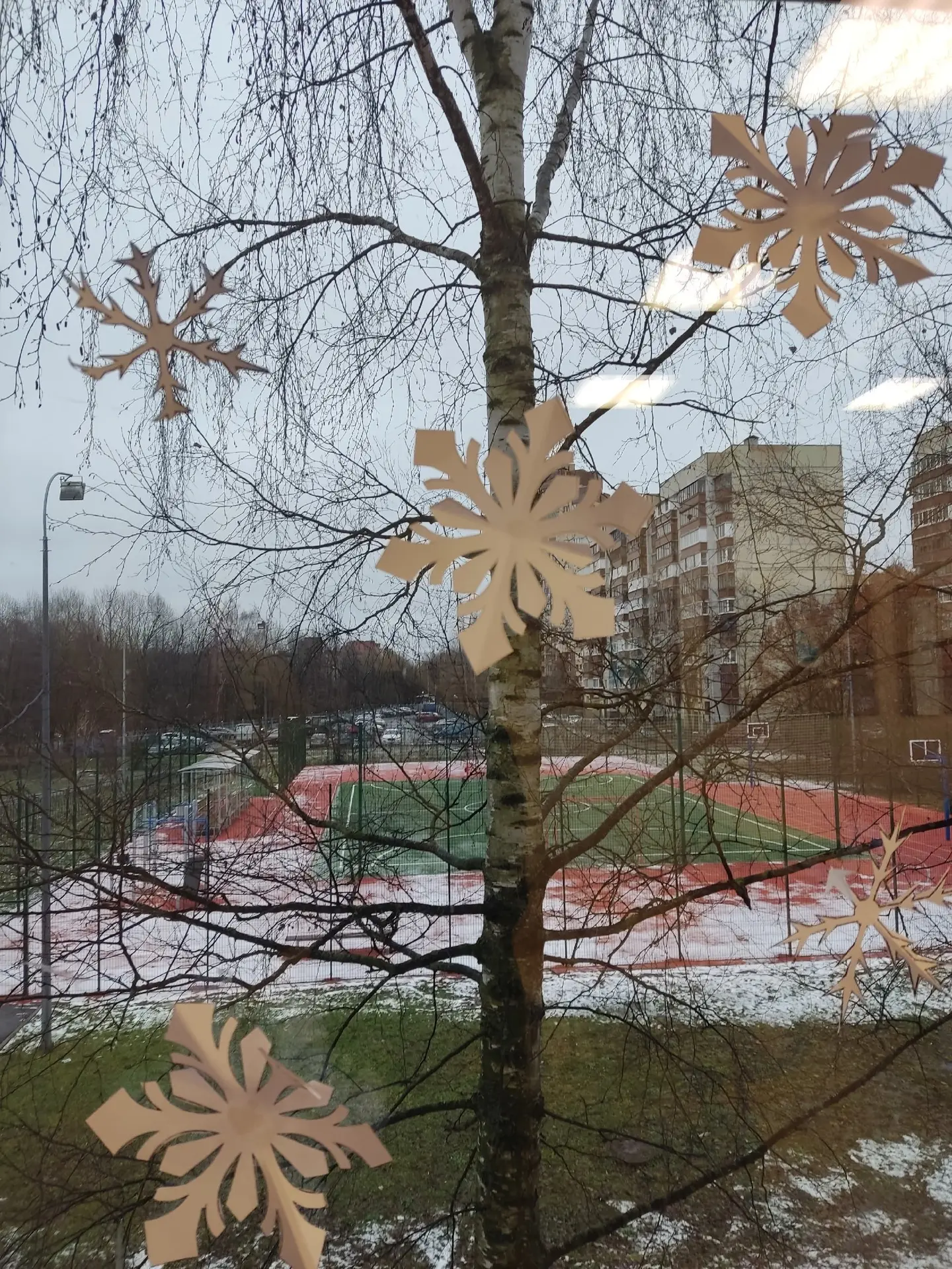 Акция «Новогодние окна» от «Движения Первых»  ✨ Зима в этом году скромничает со снегом? Не беда! Пра